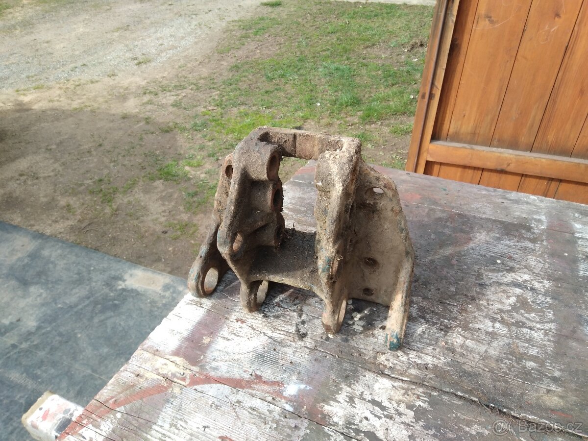 Držák závěsu Zetor crystal 8011 - 7