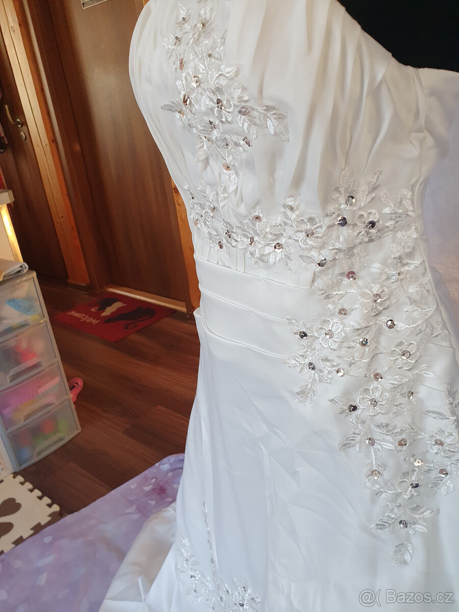 Svatební šaty Laura, nové, VÝPRODEJ - 7