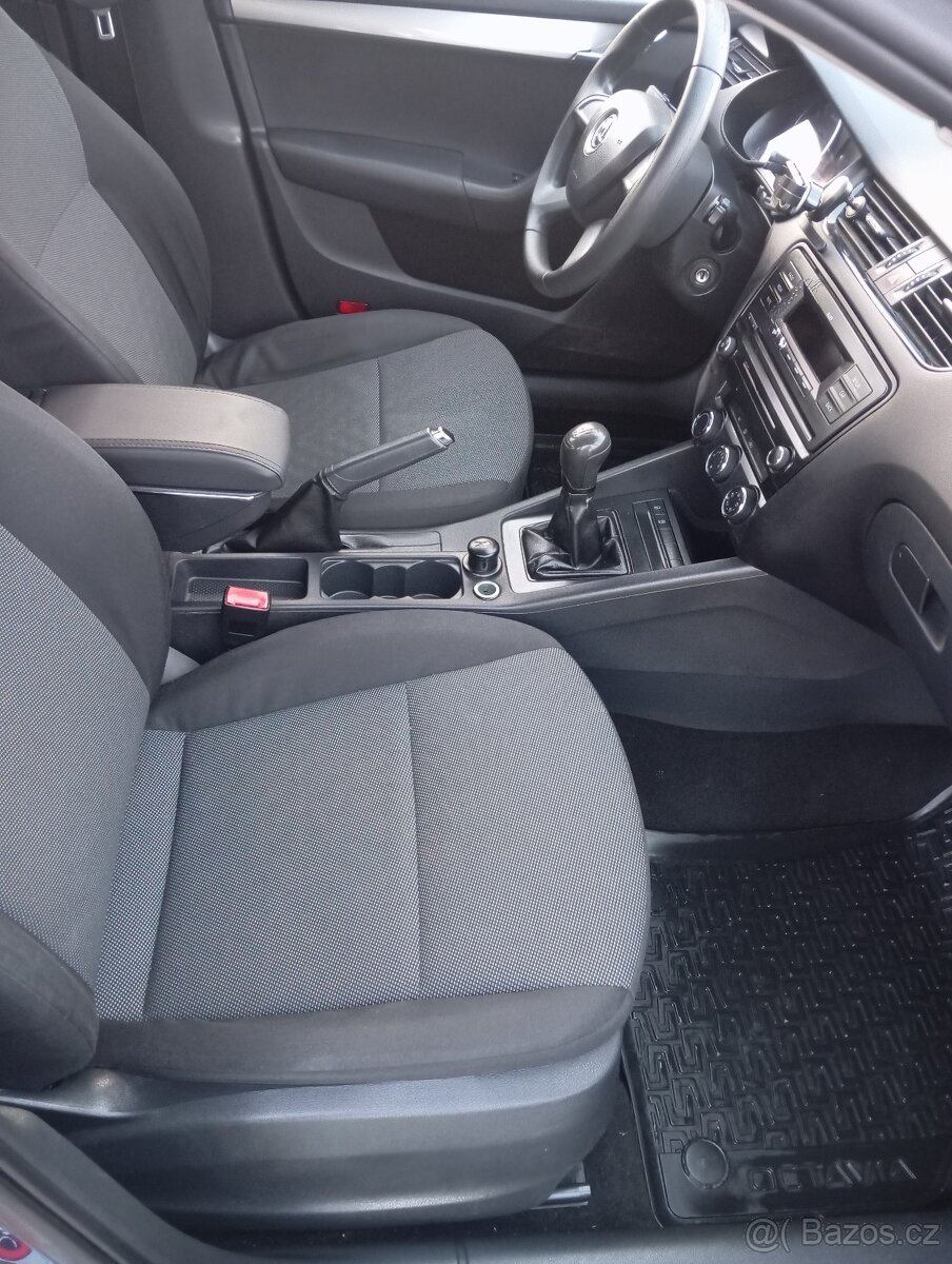 Škoda Octavia 3 1.6tdi 77kw ČR. Původ - 7