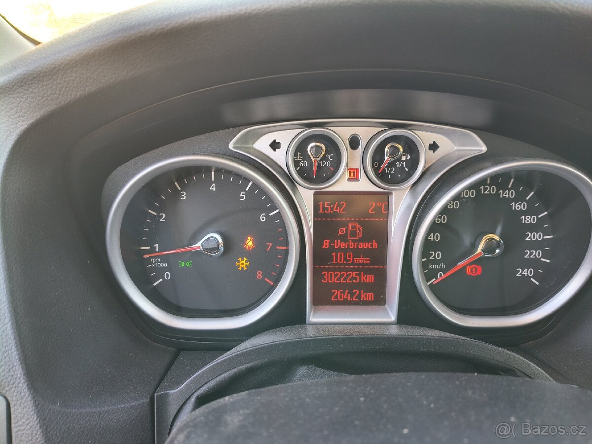 Prodám Ford Focus 1.6i 16V 74kw combi - 7