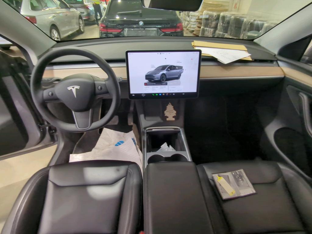 Tesla Model Y RWD - 1889 - 7