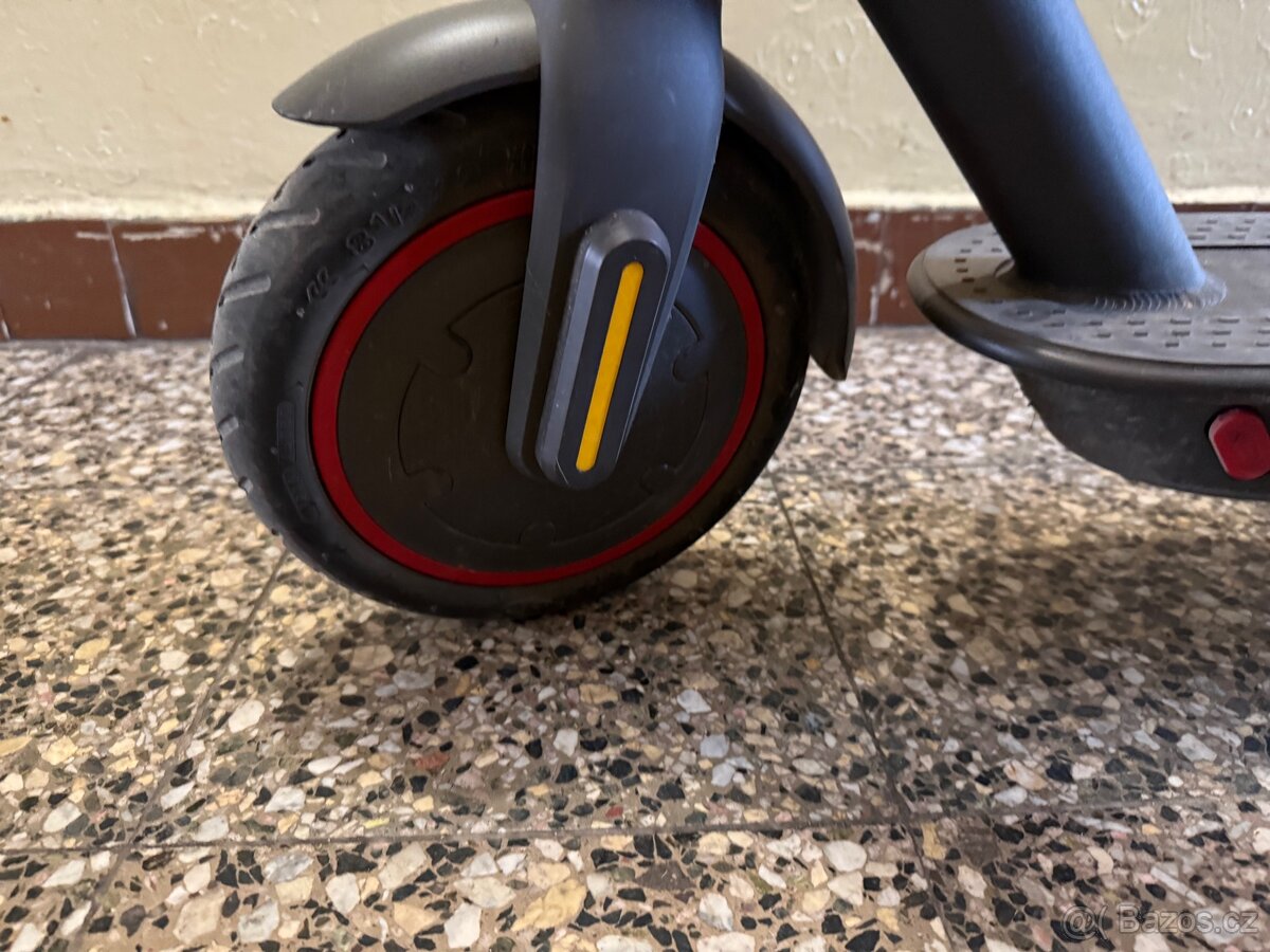 Koloběžka Xiaomi Mi Electric Scooter - 7