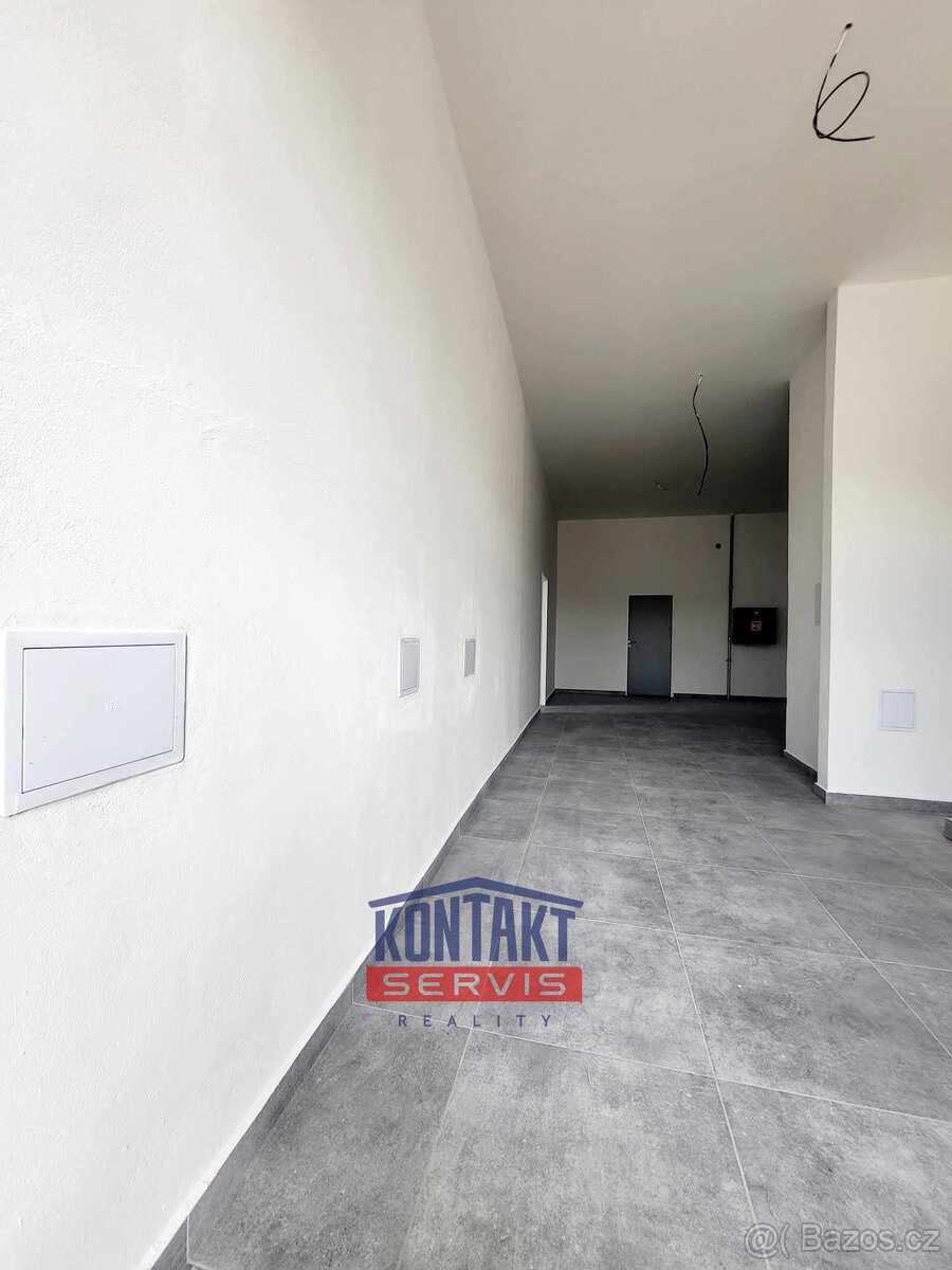 Pronájem skladovacích / kancelářských prostor, 32 m² - U Sm - 7