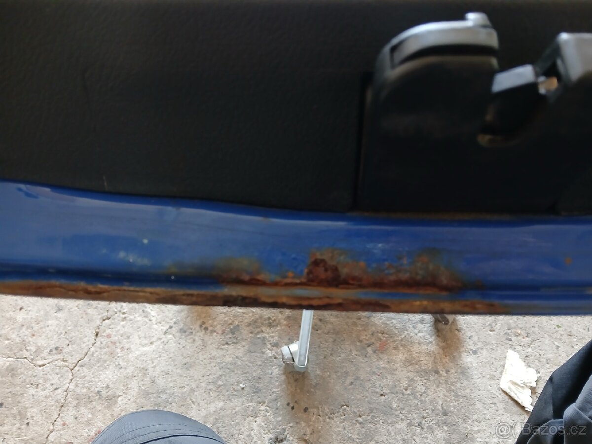 5 dveře golf 4 modrá LW5Z - 7