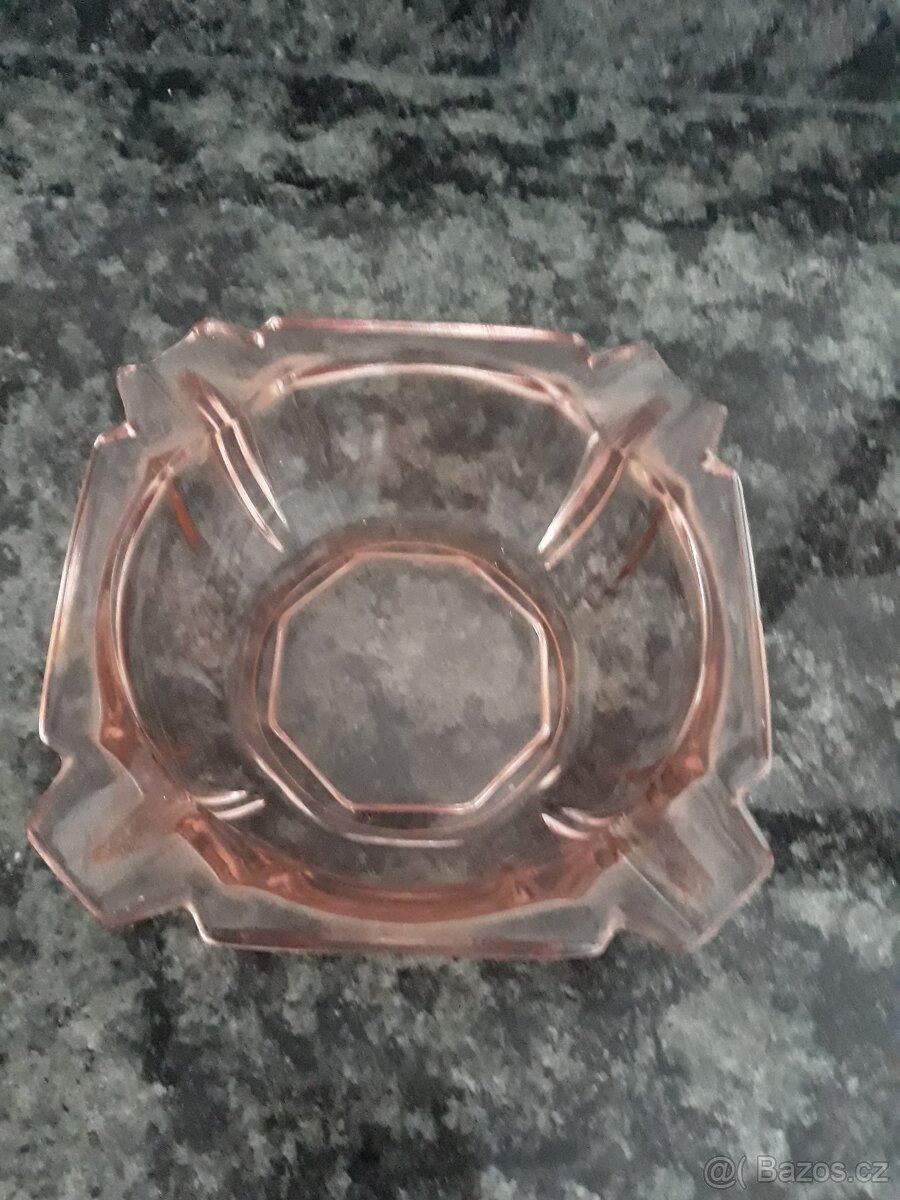 Skleněné mísy, vázy, tácy, cukřenka, konvička, popelníky, - 7