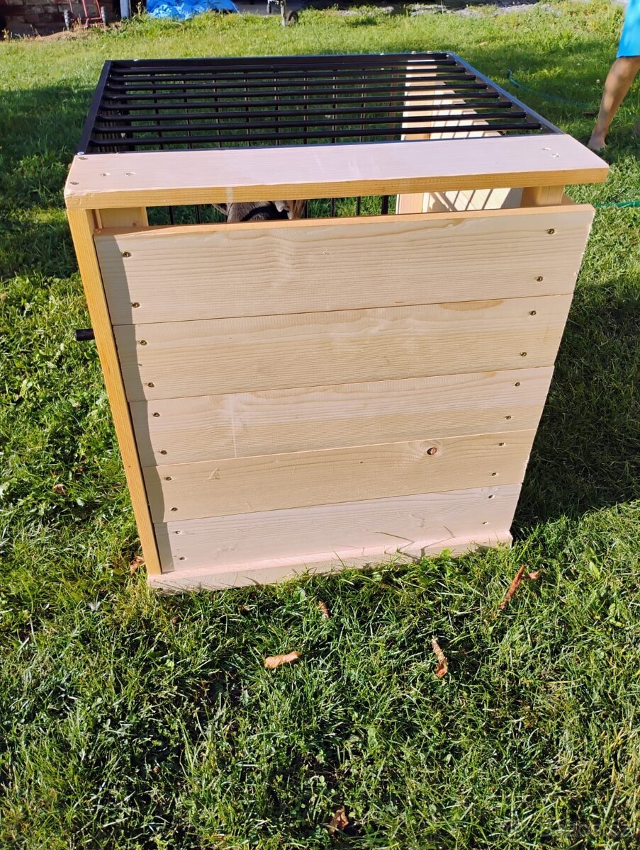 Vnitřní-interiorová odkládací klec pro psa, vyrobená na míru - 7