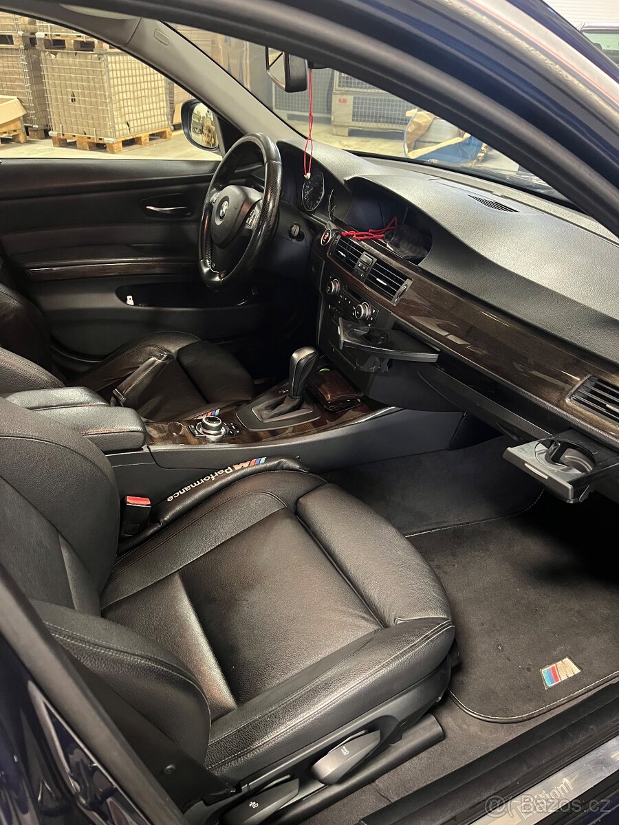 BMW E90 318D rok 2010 - 7