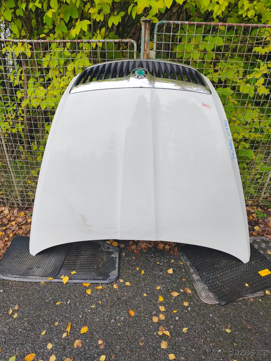 Skoda Octavia 2 facelift - přední kapota - 7