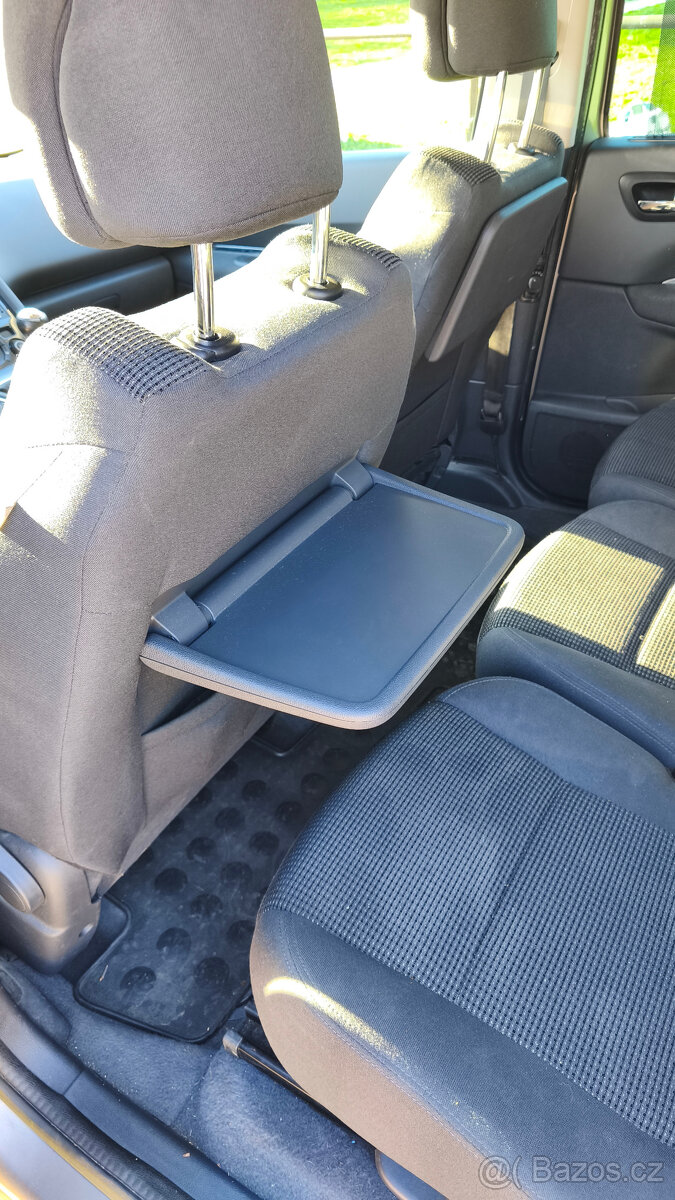 Peugeot 5008 Allure , objem 1,6 HDI - 7