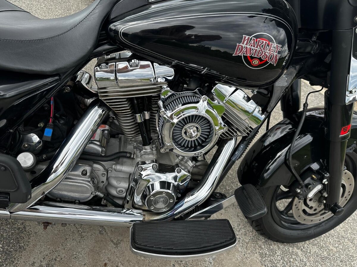 Harley Davidson Street Glide - 7