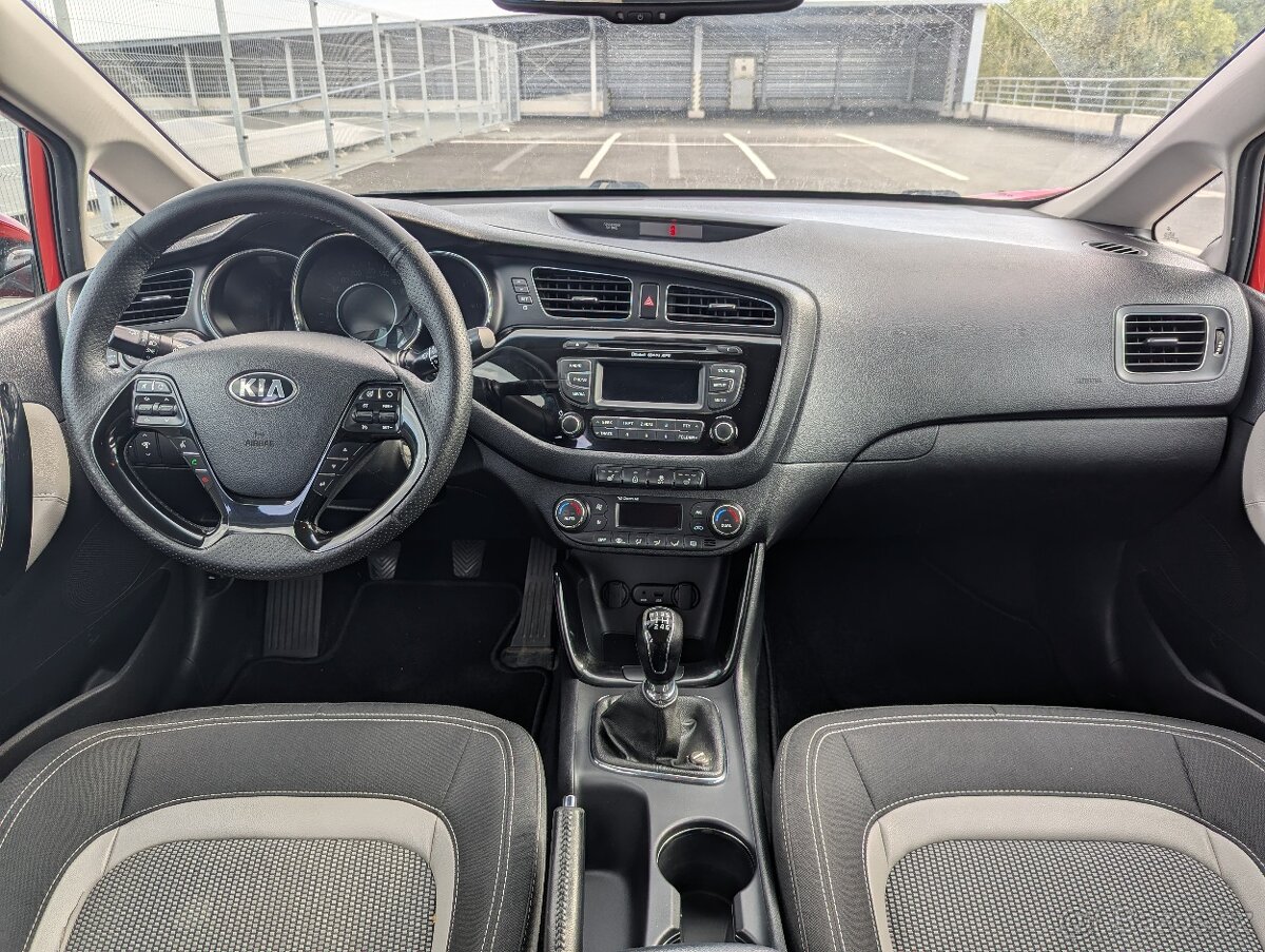 Kia Ceed kombi 1.6 GDI 99 kW Exclusive - 7