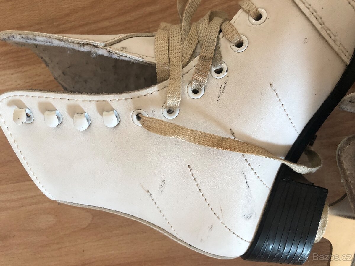 klasicke bile brusle divci 34 Jessica - 7