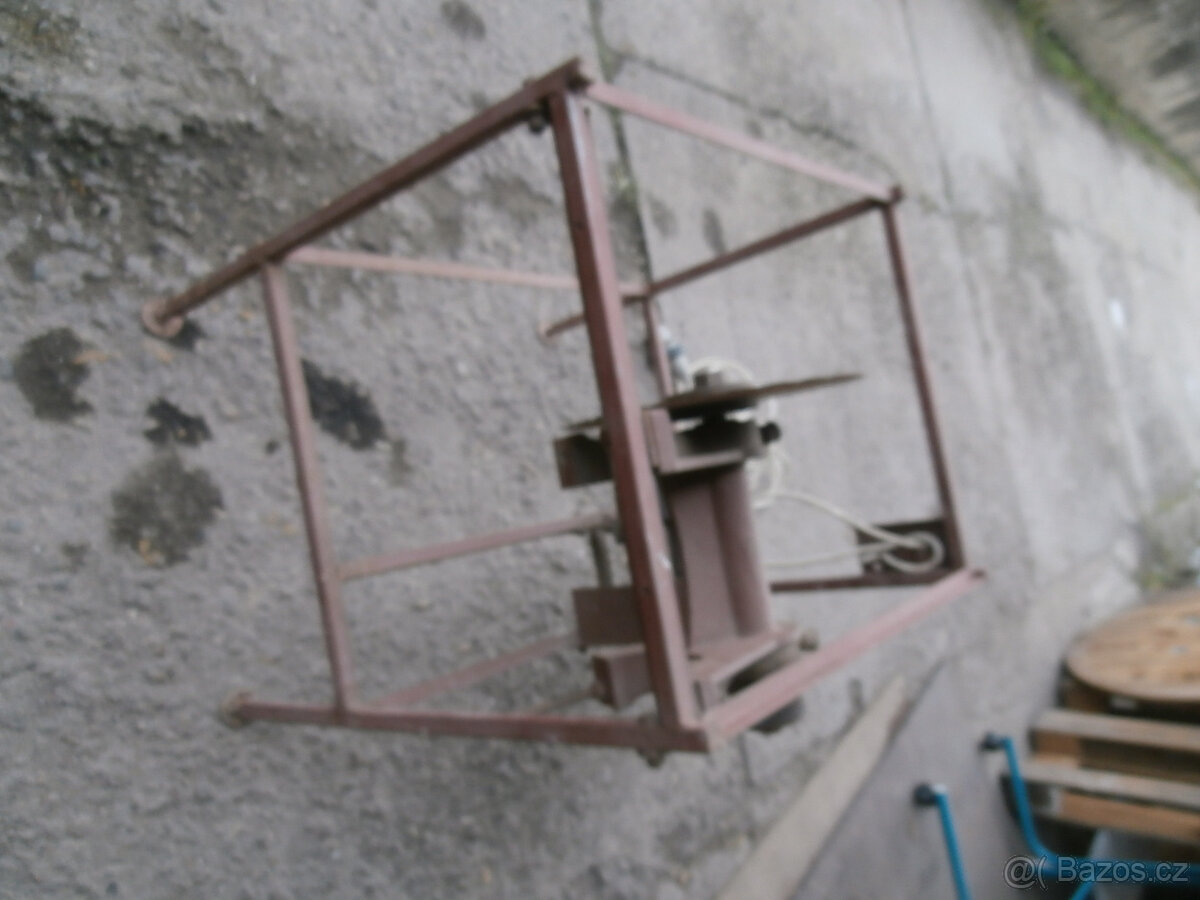 Cirkulárka domácí výroba za 500 kč - 7