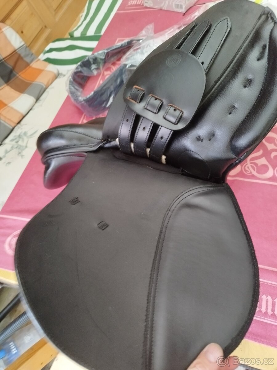 Anglické univerzální drezurní kožené sedlo - 7