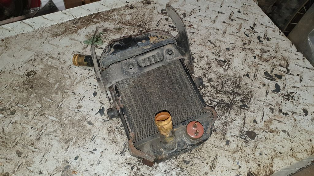 Náhradní díly z HONDA VF750F Interceptor - 7