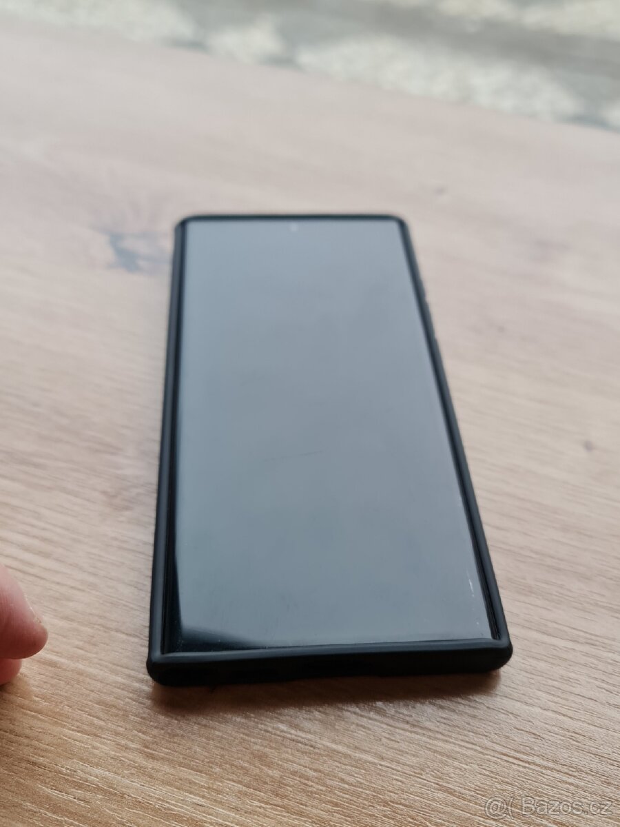 Galaxy S22 Ultra 5G, 12GB/256GB, černý + Nilkin pouzdro - 7