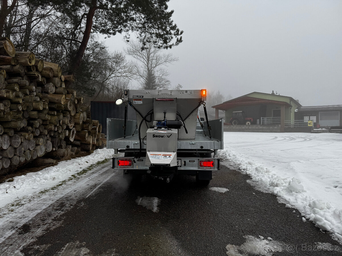 Sypač SnowEx Renegade - 7