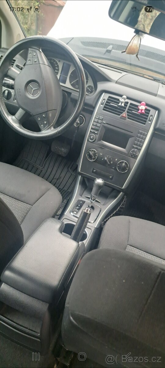 Mercedes-Benz B - 7
