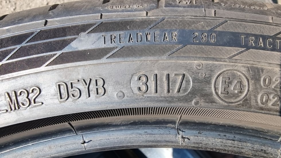 Letní pneu 255/35/19 Continental Run Flat - 7