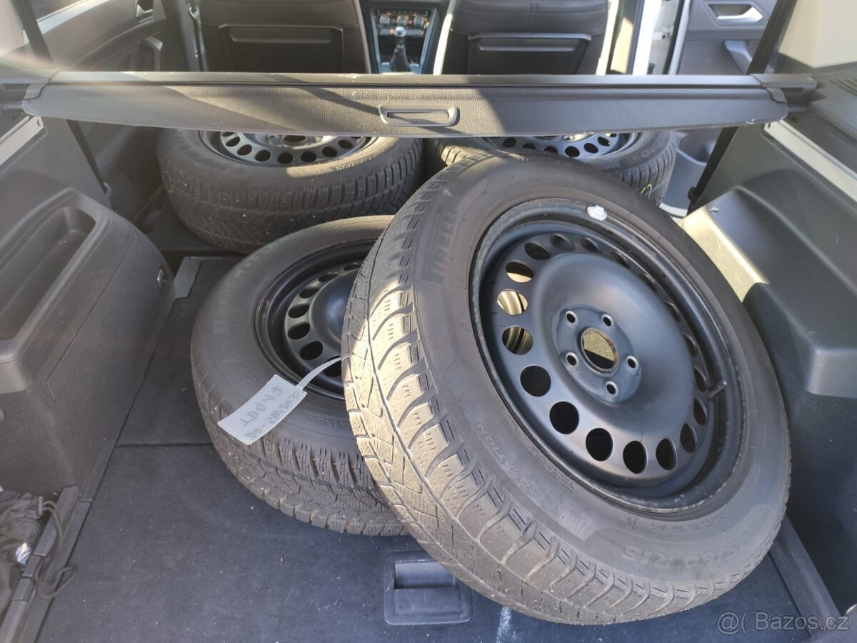 VW Touran 2.0tdi manuál, ACC - 7