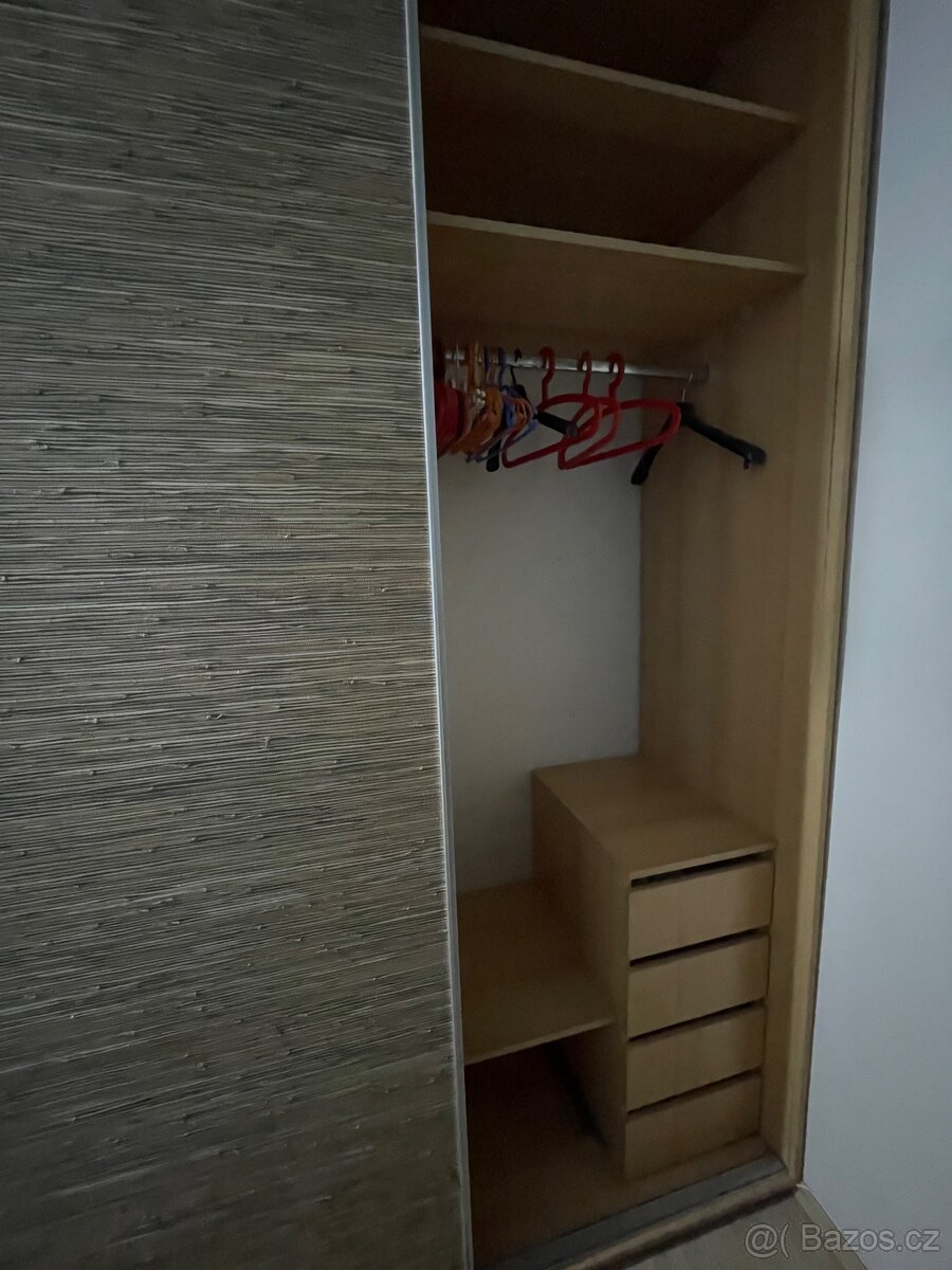 Předsíňová stěna, posuvné dveře - 7