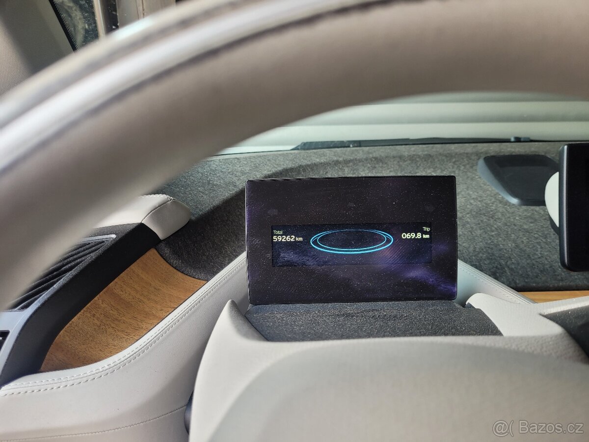 Predám el.BMW I3 - 7