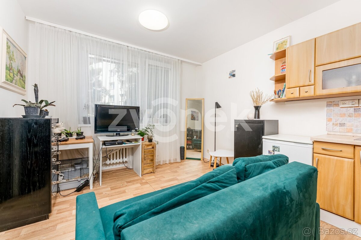 Prodej bytu 2+kk 40 m², 2. května / Zlín - centrum - 7