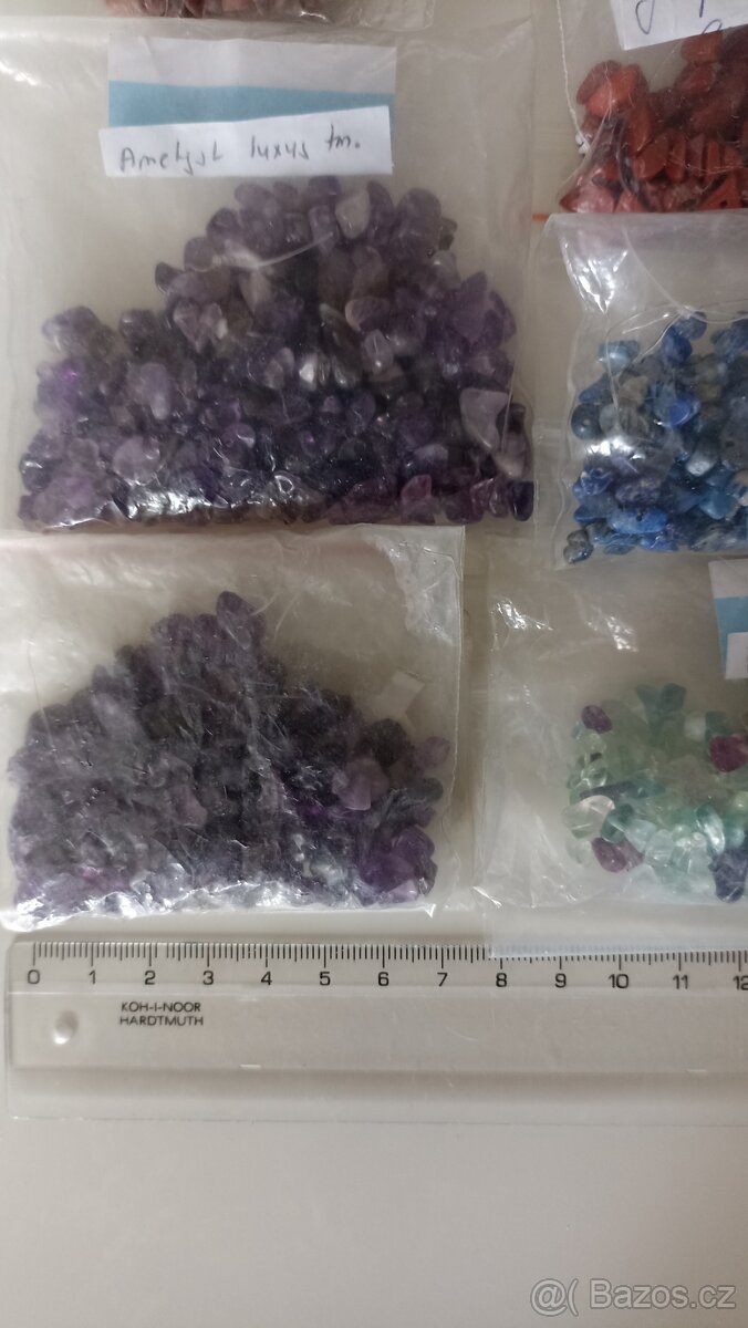 VELKÝ MIX zlomků minerálů k navlékání, 700 g - 7