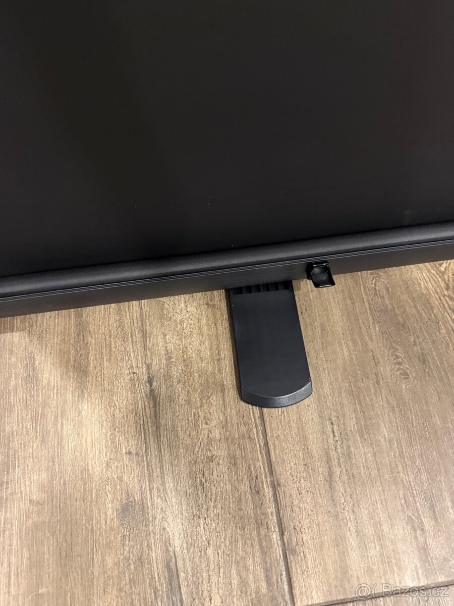 Kvalitní samonosné plátno ve hliníkovém pouzdře 80” - 7