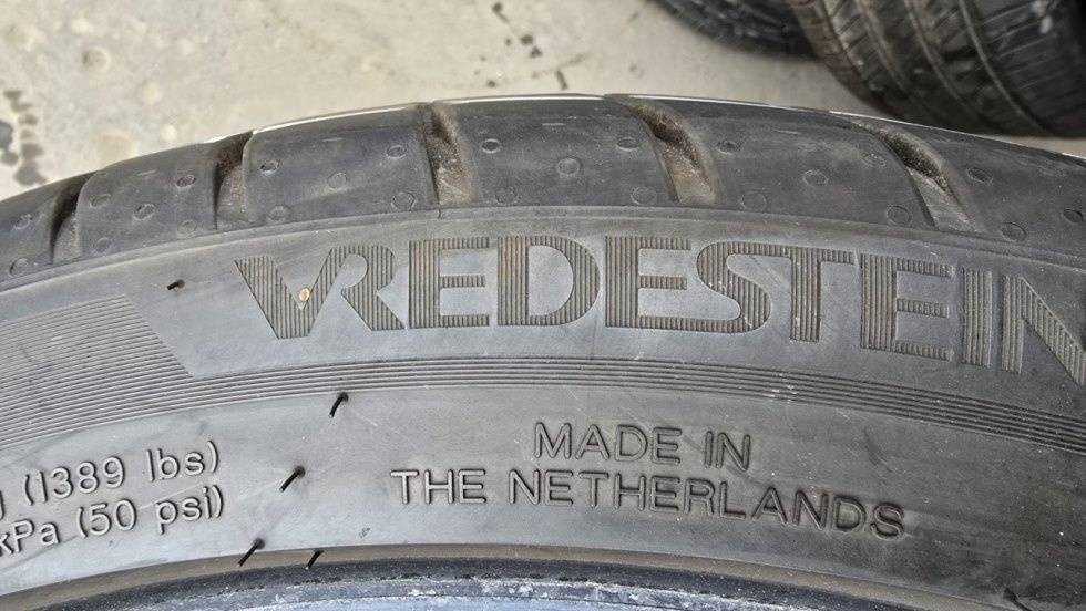 Letní pneu 225/40/18 Vredestein - 7