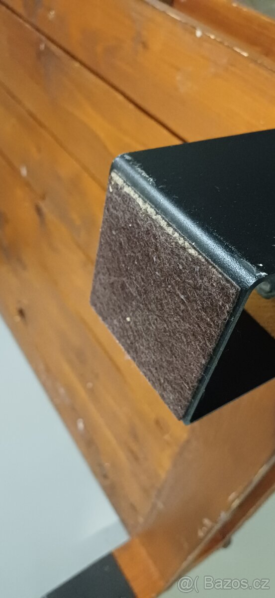 Konferenční stolek - 7