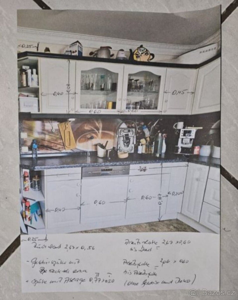 Bílá venkovská kuchyně s vestavěnými spotřebiči,5387 - 7