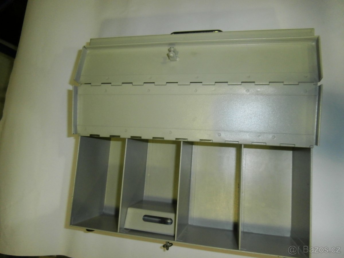 Sejf, trezor, kasička, pokladnička, střádanka za 400 kč - 7