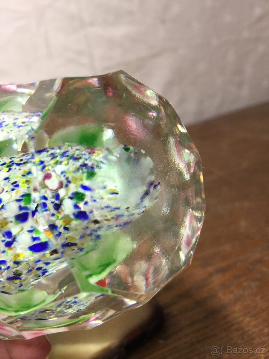 skleněné ... Velké zabroušené těžítko s květinou přes 1 kg k - 7