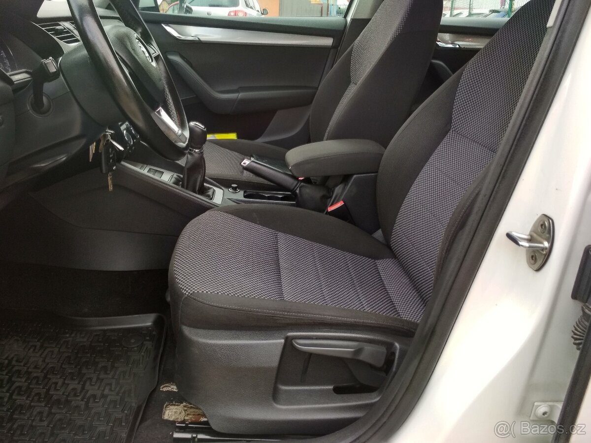 ŠKODA OCTAVIA COM III 4x4,2,0 TDi,ESP,KLIMA,ČR.SERVISKA - 7