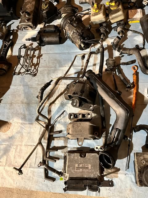 levné náhradní díly z Octavia 1.9 tdi 66,81 Kw 1.8 92 kw - 7