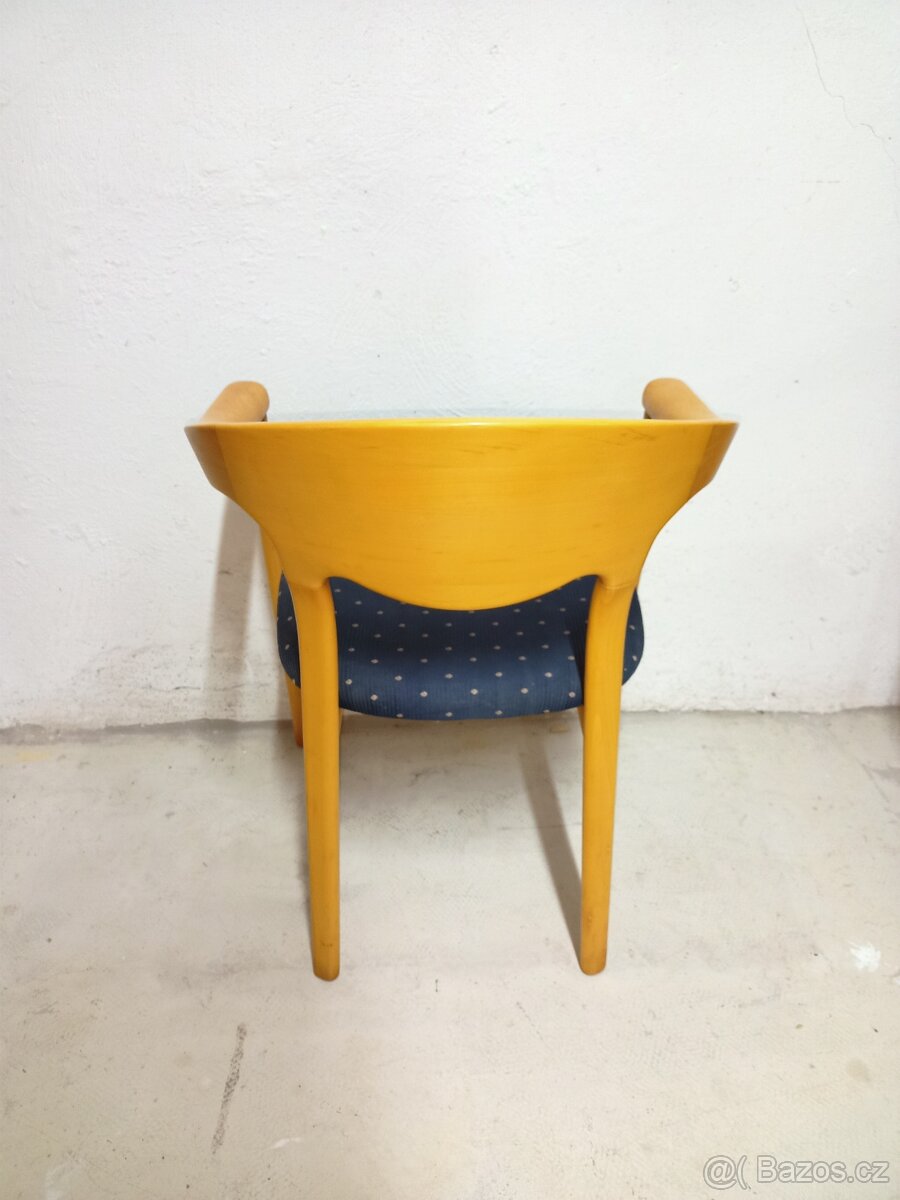 Prodám 4 x hezké čalouněné židle - křesílka z masivu. - 7