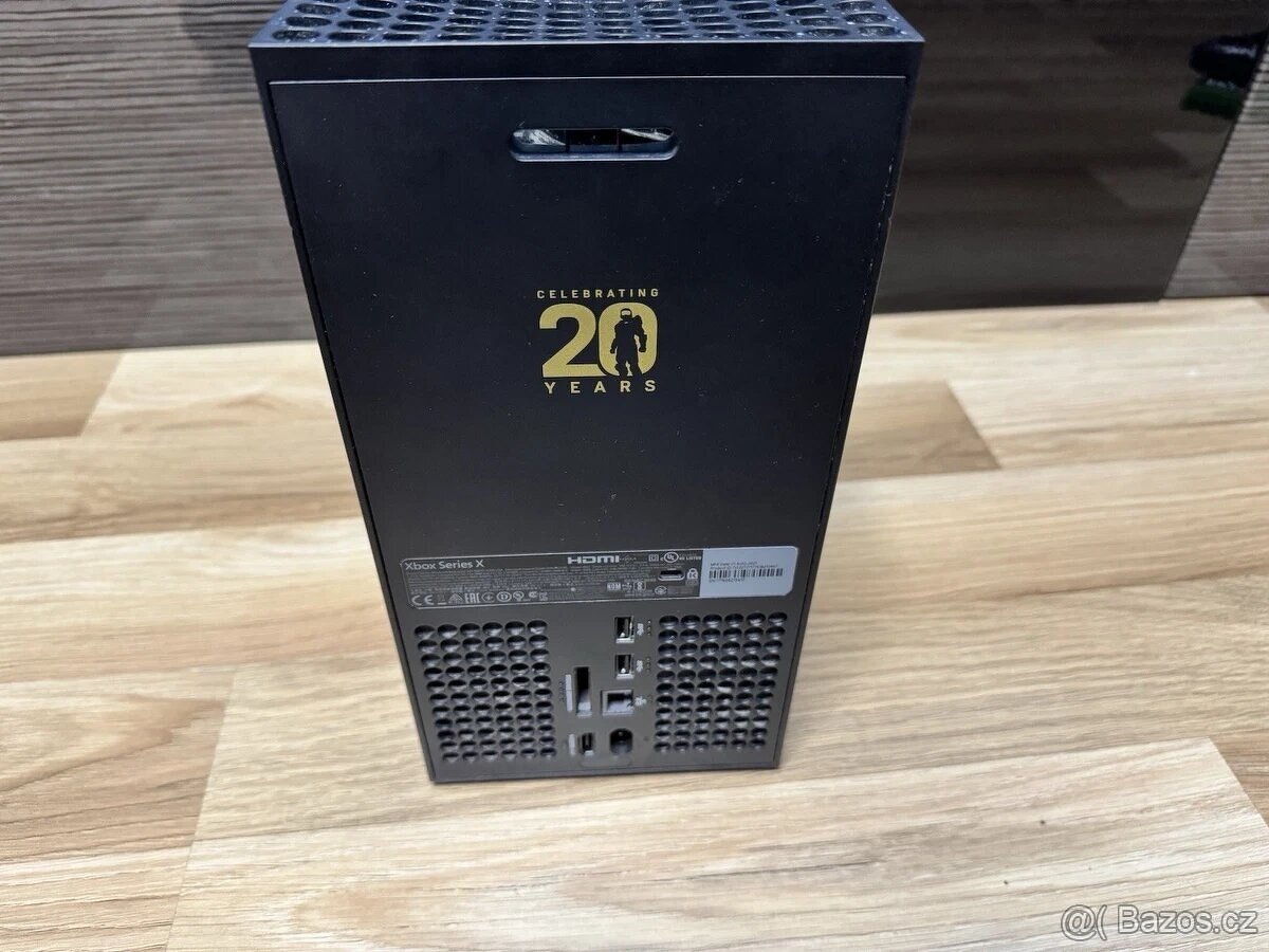 Prodám Xbox Series X Halo Edition 1tb - 7