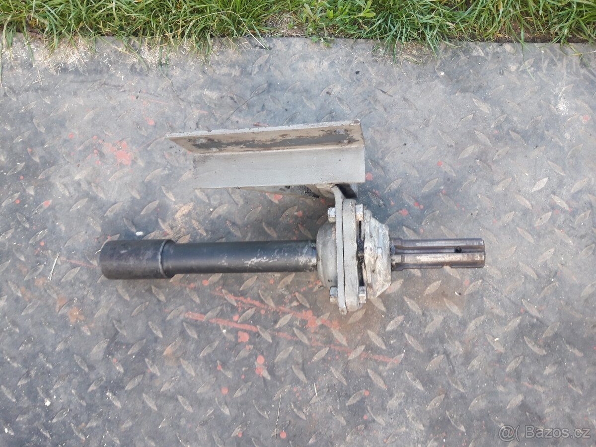 Zadní vývodový hřídel na RS 09 dvouválec - 7
