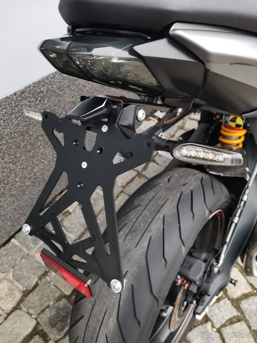 Triumph Street triple - 7