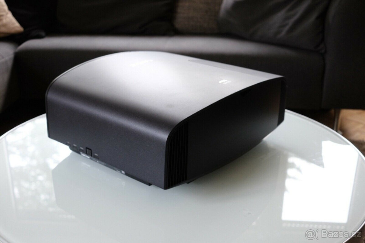 Projektor Sony VW260 4K v černé barvě - 7