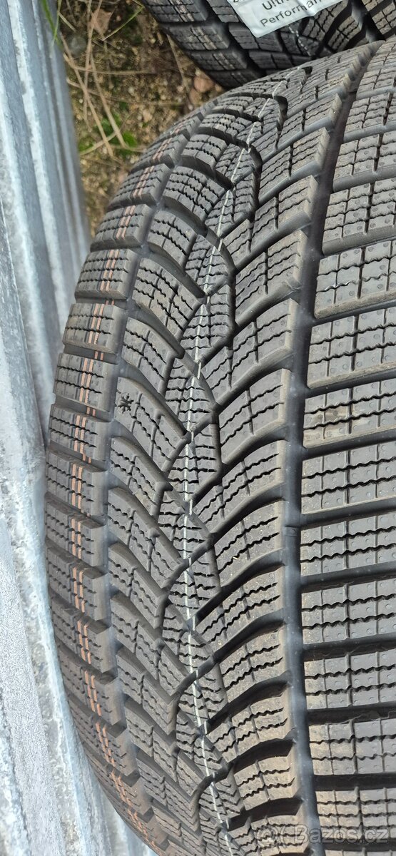 Mercedes C-Klasse W206 možnost pouzit na Octavia IV nebo Sha - 7