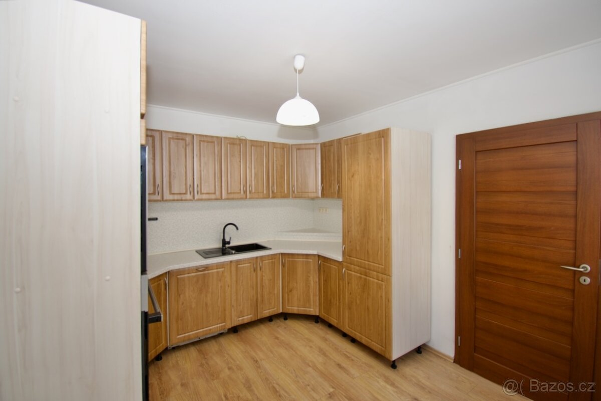 Přízemní rodinný dům 3+1 se zahradou ve Varnsdorfu - 7