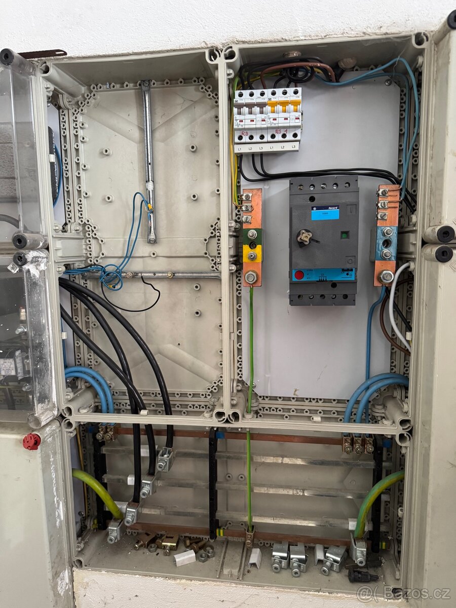 Rozvaděče, vypínače + jističe 380V - 7