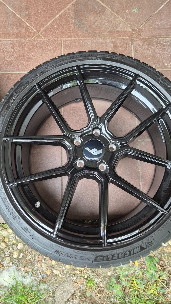 Japan Racing JR 30 5x114,3 R19 - 7