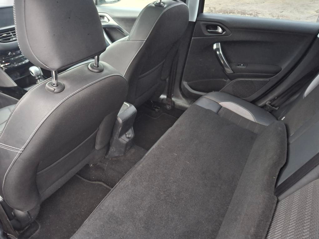 Peugeot 2008 PURE TECH - 7