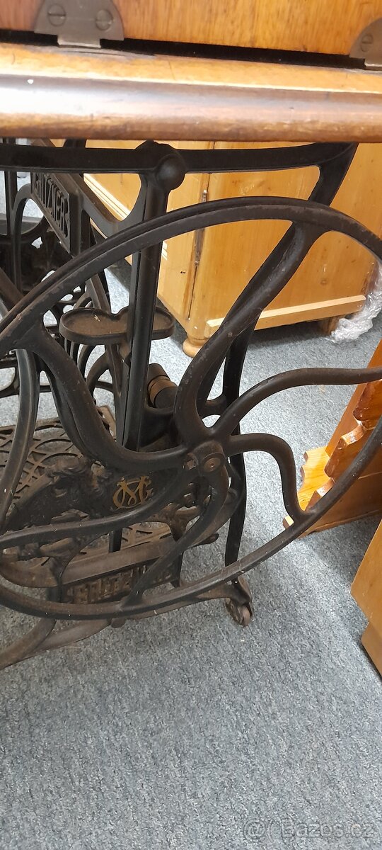šicí stroj starý GRITZNER. Cena 500,-Kč. - 7