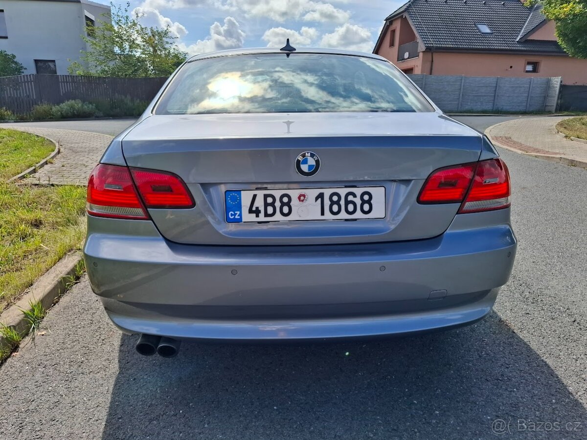 BMW e92 330ix manuál - 7