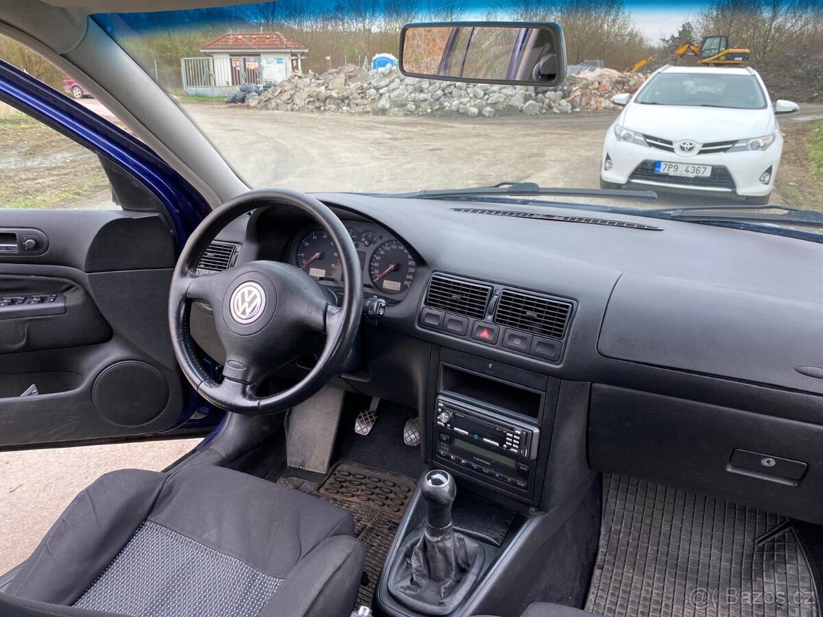 VW Golf IV 1.6 - 7