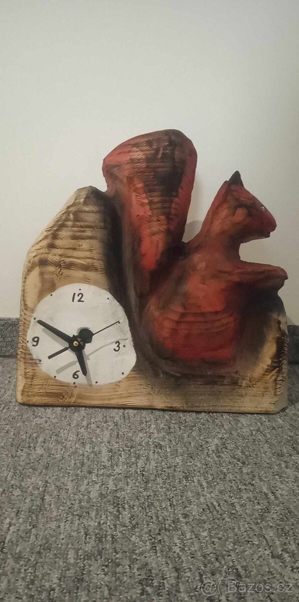 dřevěné sochy, vyřezávané hodiny - 7